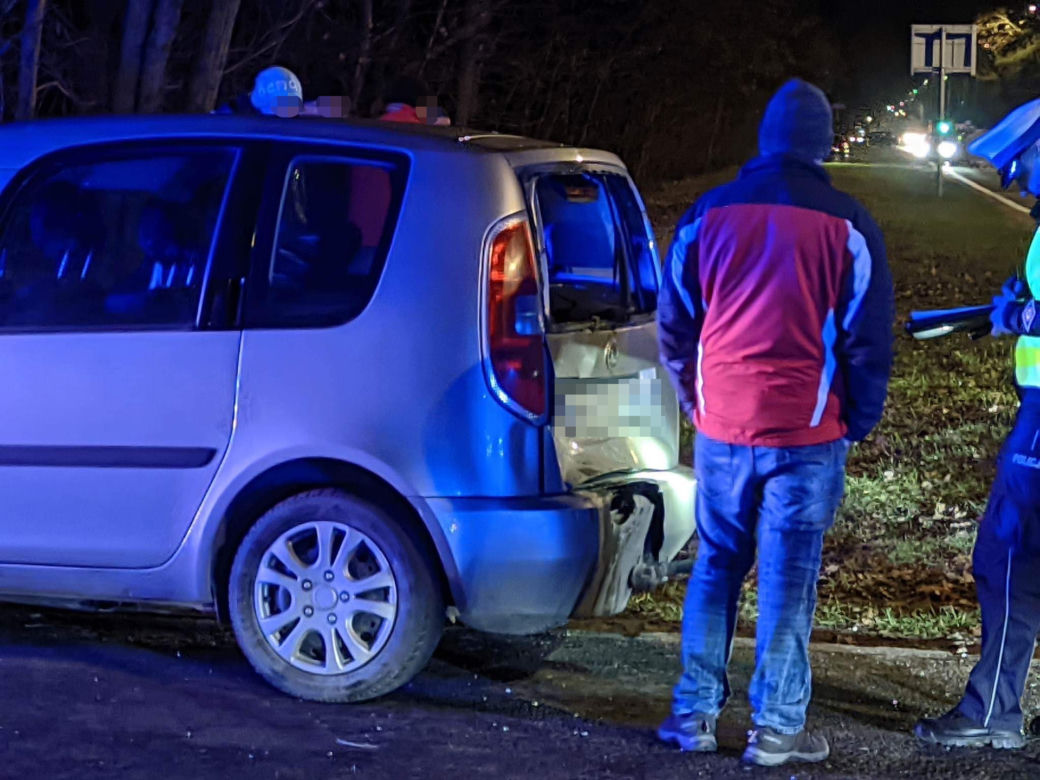 Wsiadła na motocykl z pijanym kierowcą. Skończyła w szpitalu po zderzeniu z osobówką