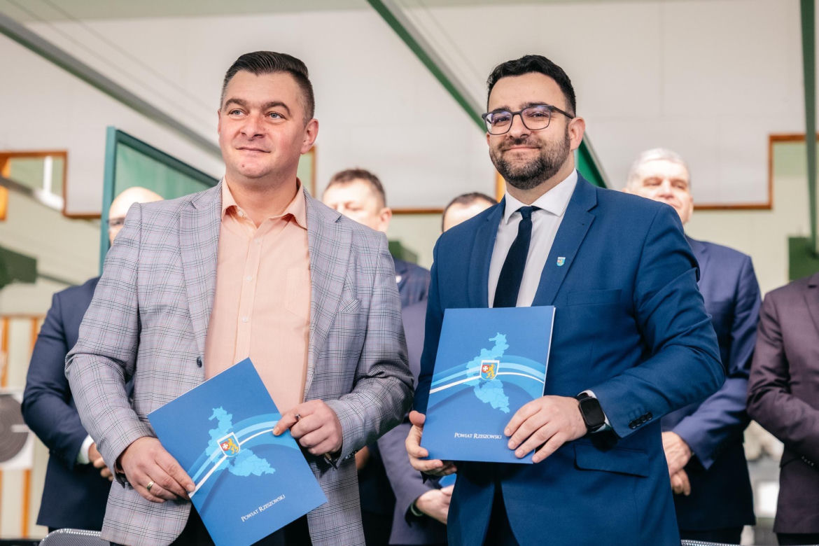 Powiat rzeszowski i łańcucki z porozumieniem o wsparciu w kryzysach. Chodzi o sprzęt, logistykę i ewakuację