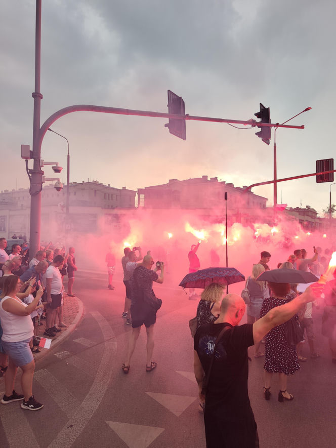 „Cześć i chwała bohaterom!”. Siedlczanie spotkali się w centrum miasta, by uczcić 82. rocznicę wybuchu Powstania Warszawskiego
