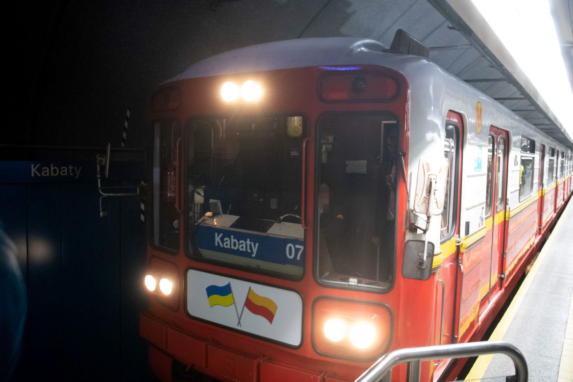  Kultowy pociąg metra ostatni raz pojechał w Warszawie. Co się z nim stanie?