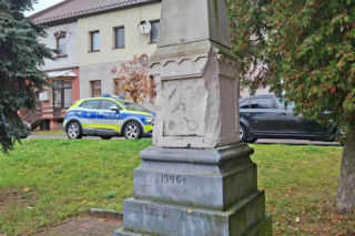 Zdemolowali pomnik żołnierzy radzieckich w Starachowicach. To nie pierwszy raz