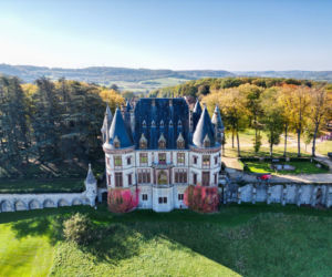 Co naprawdę dzieje się w zamku Zdrajców? Mamy zdjęcia zza kulis hitu TVN!