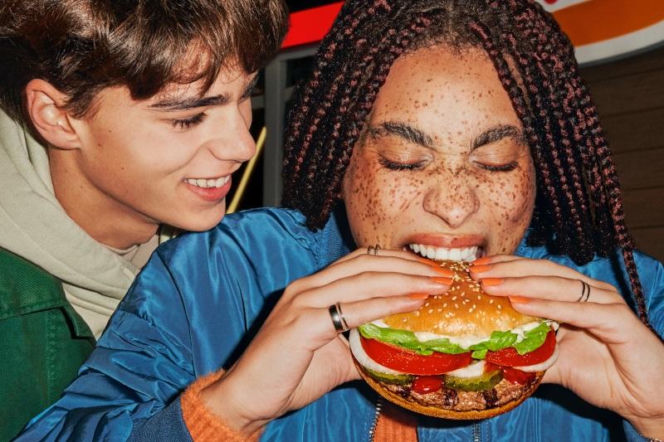 Królewski start w Posnanii. Burger King otwiera lokal i rozdaje 100 Whopperów!