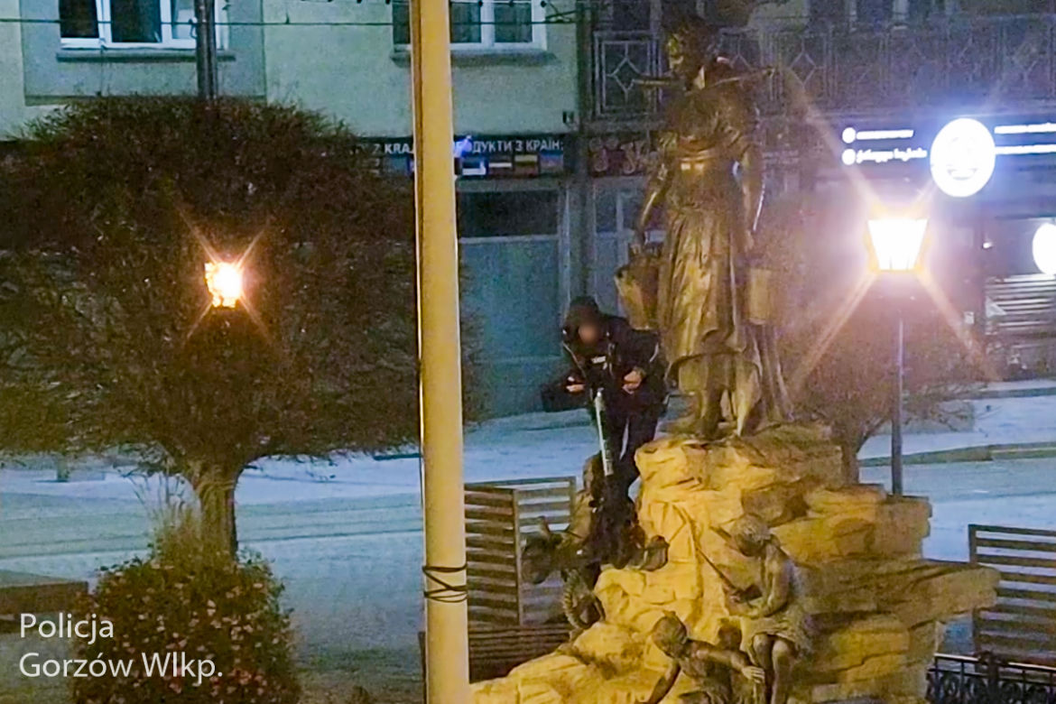 Gorzów ma swojego Neptuna. Zamiast trójzębu... hulajnoga [ZDJĘCIA]