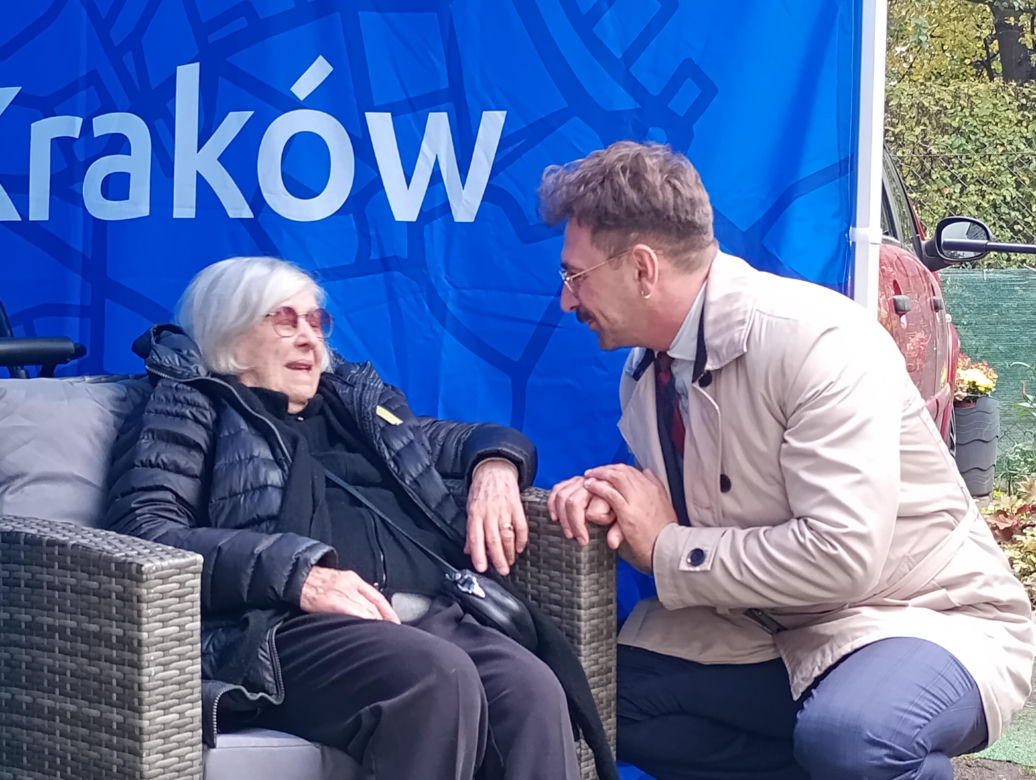 Nowy mural w Krakowie na cześć Andrzeja Wajdy. Żona reżysera nie kryje zachwytu