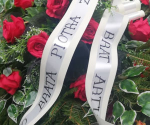 Pogrzeb Piotra J. zadźganego przez ukochaną na weselu w Markach