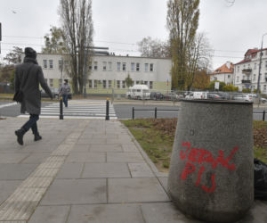 Protestujący pomazali Żoliborz!