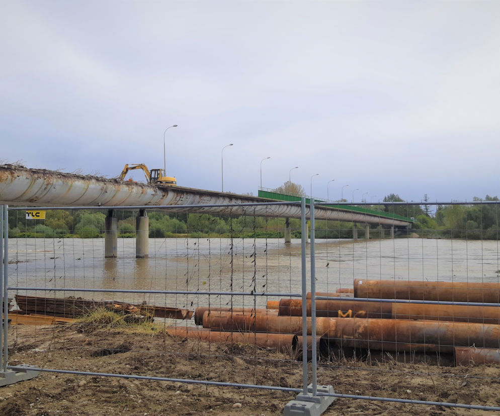 Częstościowe wyburzanie przeprawy nad Dunajcem