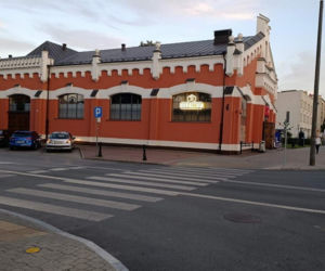 Rafał i Aleksander pobili Adama Niedzielskiego w centrum miasta. Były minister okazał im łaskę