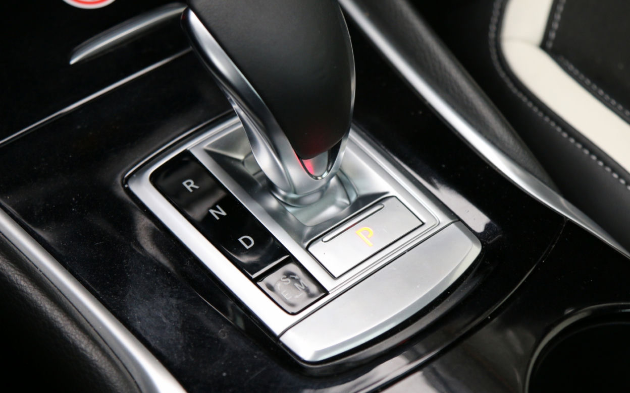 Infiniti Q30 Sport 2.0 Turbo AWD