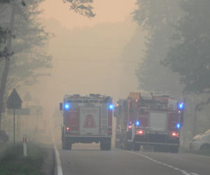 Strażacy walczą z potężnym pożarem na Mazowszu