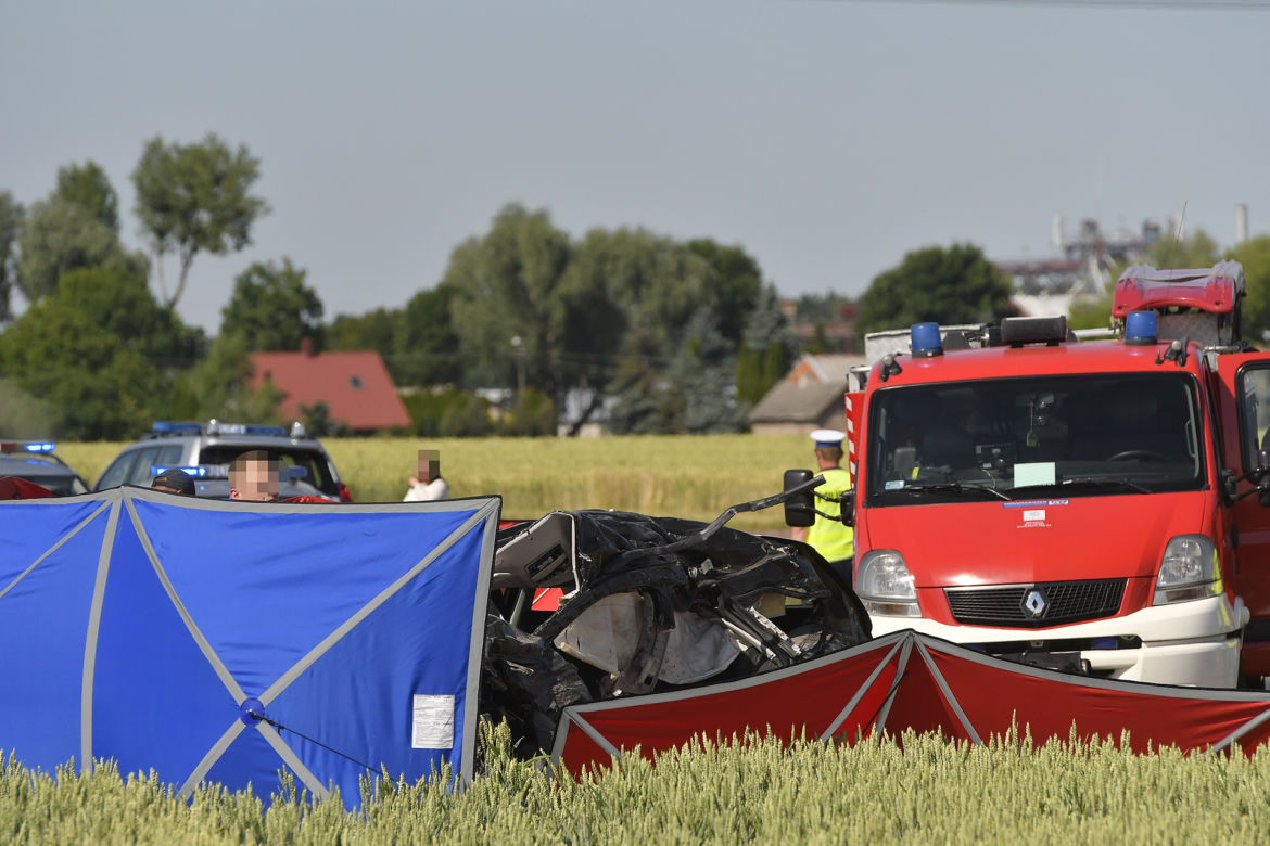 Wypadek w Elżbietowie. Zginęły dwie rodziny 