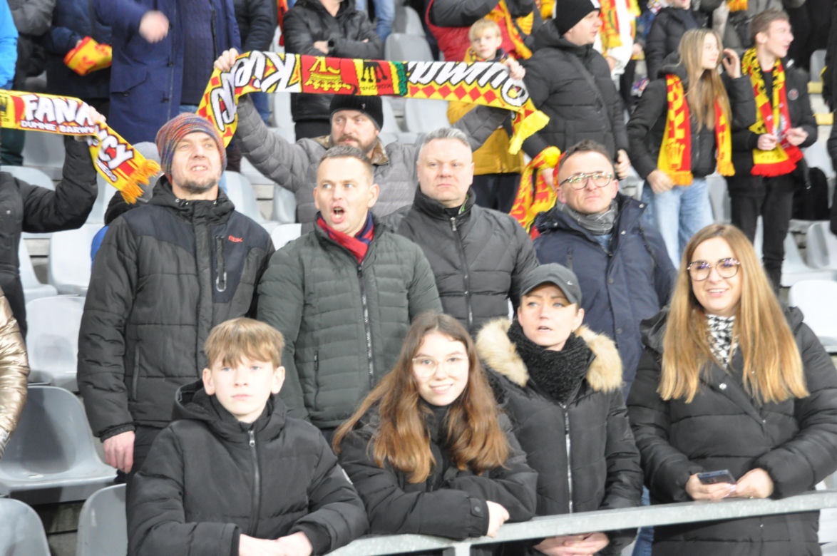 Korona Kielce - ŁKS Łódź. Zdjęcia kibiców na Suzuki Arenie