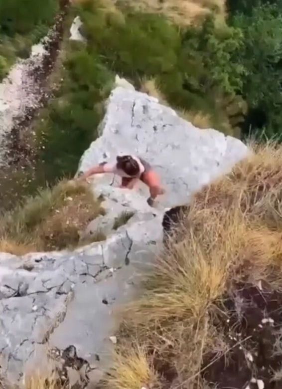  Zrobił sobie selfie śmierci i runął w przepaść. Wyciekło ostatnie zdjęcie
