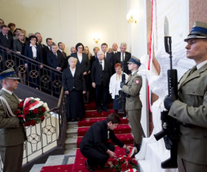 Odsłonięcie tablicy upamiętniającej ofiary katastrofy smoleńskiej