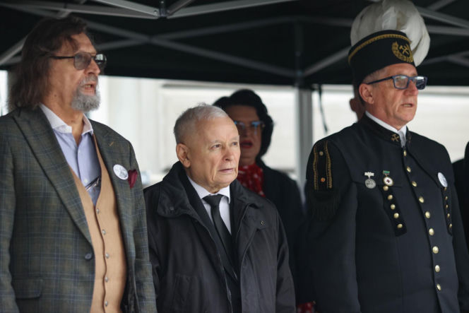 Jarosław Kaczyński na otwarciu wystawy pt. „Katyń 1940 - Smoleńsk 2010. Anatomia kłamstwa” w Muzeum Miejskim w Jastrzębiu-Zdroju