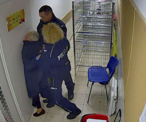 POBICIE STARUSZKI PRZEZ POLICJĘ