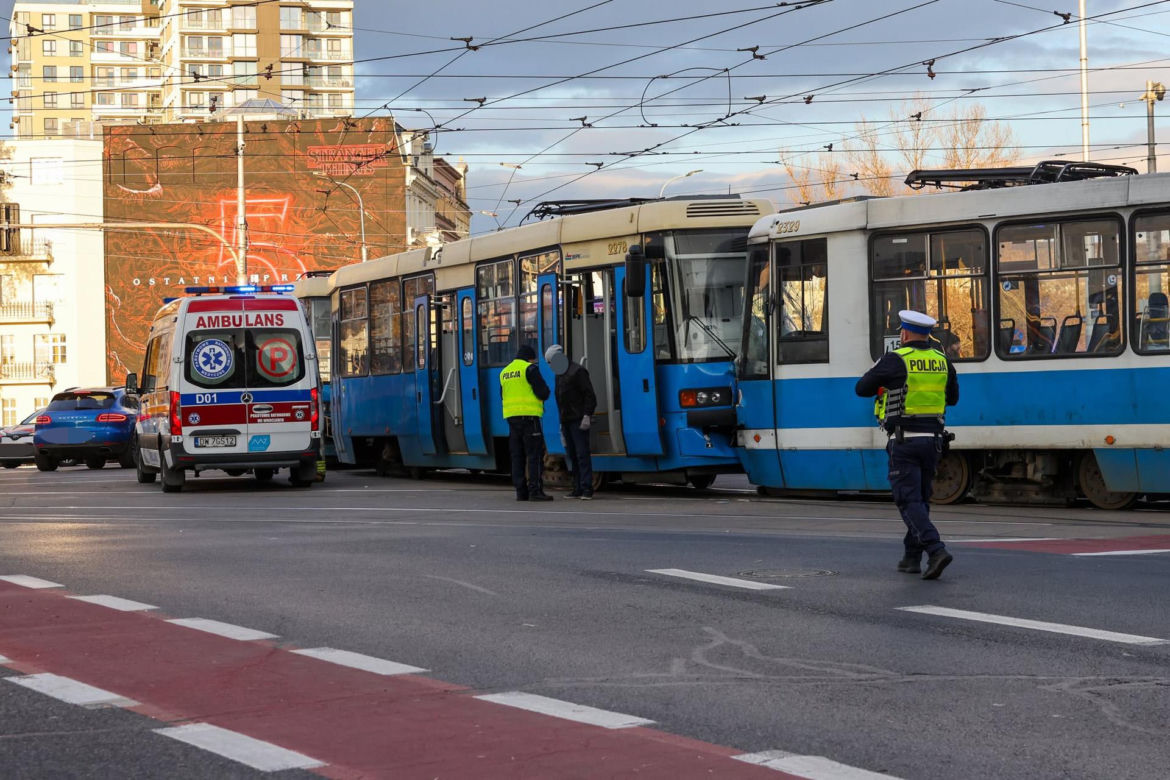 Zderzenie tramwajów we Wrocławiu. Miasto stanęło w korkach
