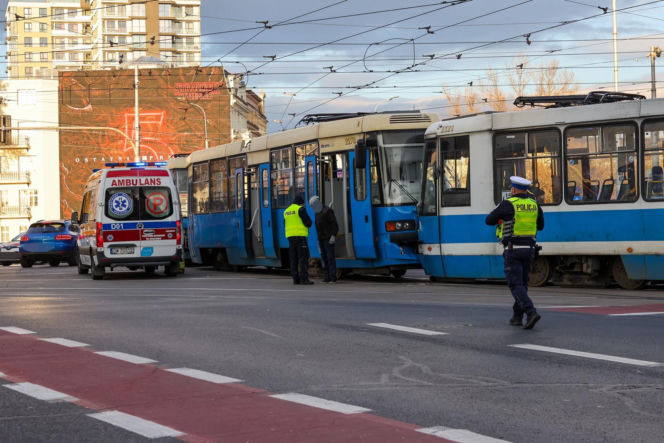Zderzenie tramwajów we Wrocławiu. Miasto stanęło w korkach