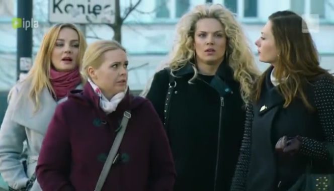 Przyjaciółki 3 sezon odc. 39. Zuza (Anita Sokołowska), Anka (Magdalena Stużyńska), Inga (Małgorzata Socha), Patrycja (Joanna Liszowska)