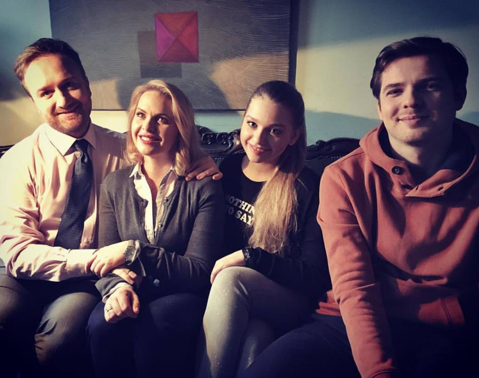 Przyjaciółki 9 sezon, Anka (Magdalena Stużyńska), Julka (Nicole Bogdanowicz), Paweł (Bartłomiej Kasprzykowski), Czarek (Kamil Kula)