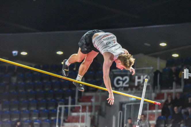 Halowe mistrzostwa Polski w Kujawsko-Pomorskiej Arenie Toruń. Zdjęcia kibiców i zawodników