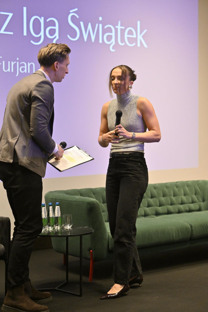 Iga Świątek i Daria Abramowicz na konferencji