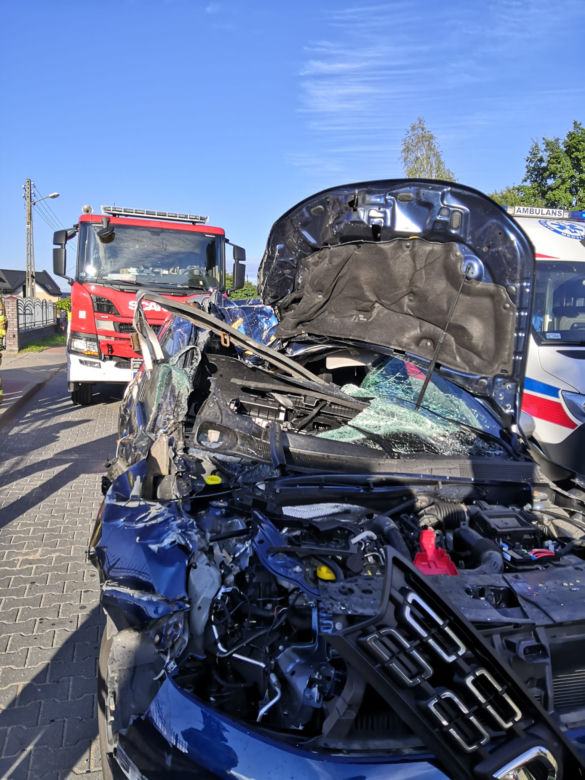 Wypadek we Wrzosowej. Kierowca w ciężkim stanie