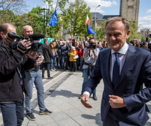 Tusk ruszył w Polskę