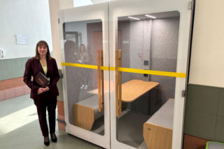 ANS montuje dla studentów kabiny akustyczne. Pierwsze już są [ZDJĘCIA]