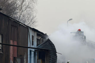 Pożar w Gliwicach. Spłonęły pomieszczenia stolarskie