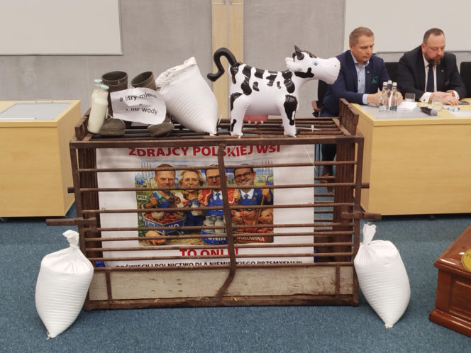 Protest rolników na spotkaniu z ministrem rolnictwa na Uniwersytecie w Siedlcach