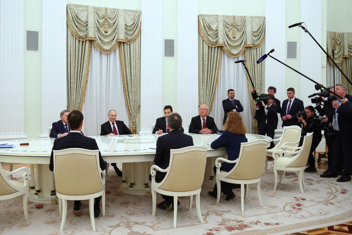 Prezydent Rosji Putin spotyka się ze specjalnym wysłannikiem USA Witkoffem na Kremlu