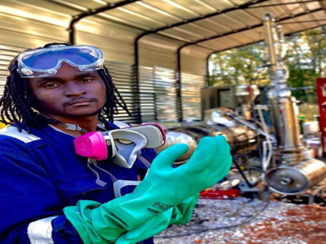 Młody wynalazca z USA wywróci do góry nogami rynek? Zbudował maszynę zamieniającą śmieci w paliwo