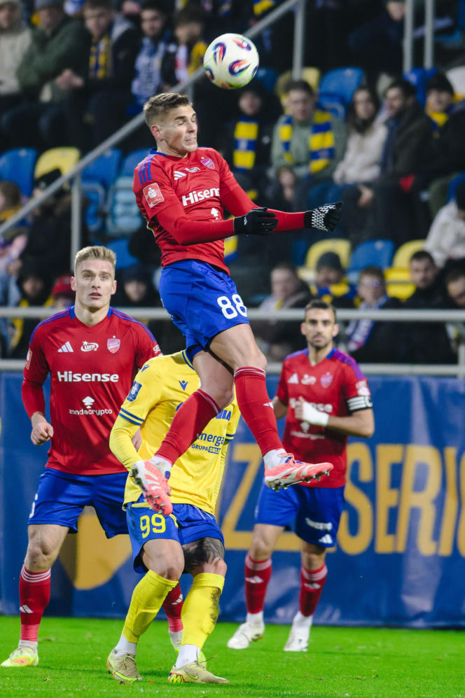 Arka Gdynia - Raków Częstochowa, zdjęcia kibiców i piłkarzy z meczu 17. kolejki PKO BP Ekstraklasy