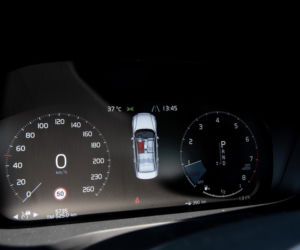 BMW 330i vs Volvo S60 T5