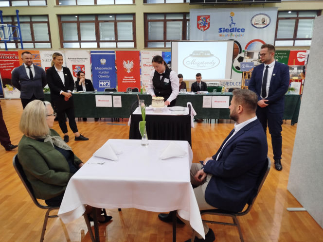 Już po raz ósmy w Siedlcach rywalizowali młodzi kelnerzy z całej Polski