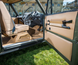 Range Rover o numerze seryjnym 001