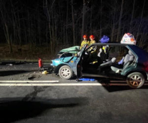 Groźny wypadek pod Gorzowem. Skoda wbiła się w ciągnik leśny
