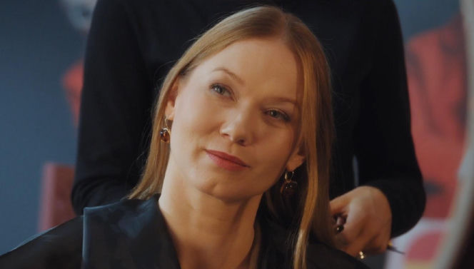 M jak miłość odc. 1932. Elżbieta Domańska (Katarzyna Dąbrowska), Kama (Michalina Sosna)