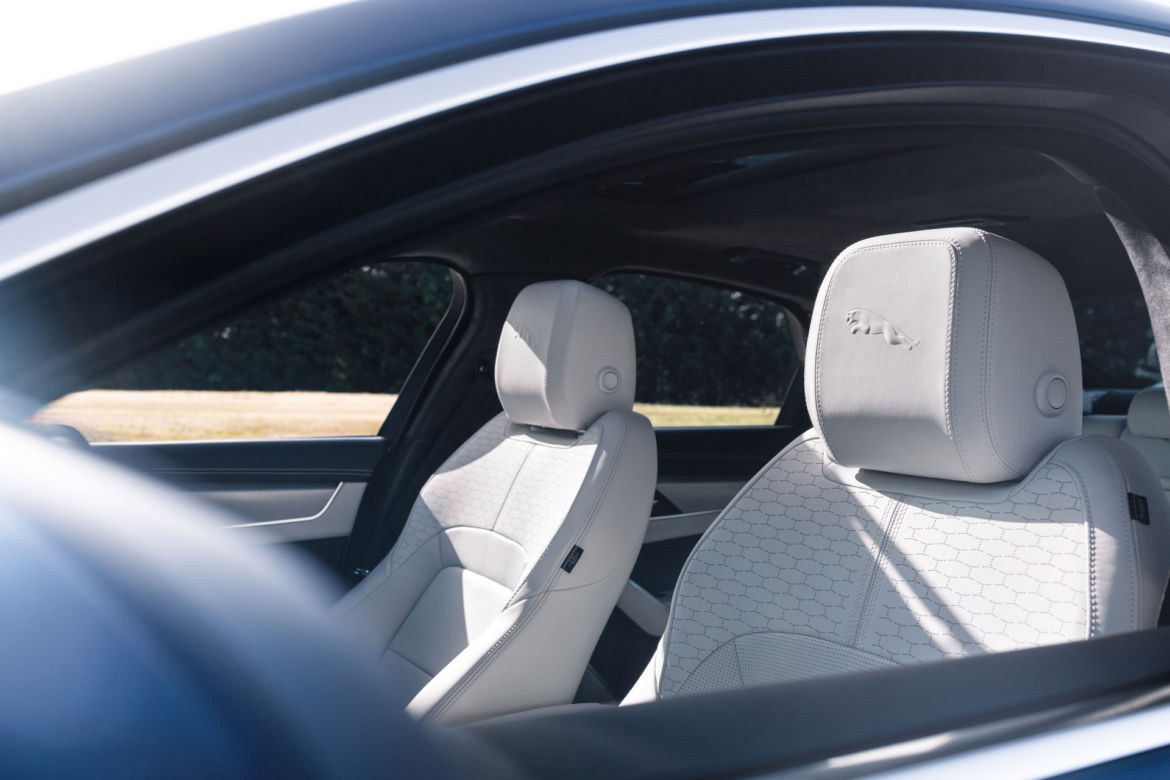 Nowy Jaguar XF (2021)