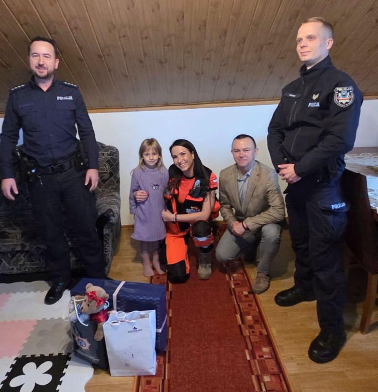 Miała tylko 5 lat, a zachowała się jak bohaterka. Sara ruszyła mamie na ratunek