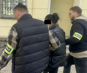 Policjanci weszli do centrum handlowego na Mazowszu. Zatrzymali 9 osób 