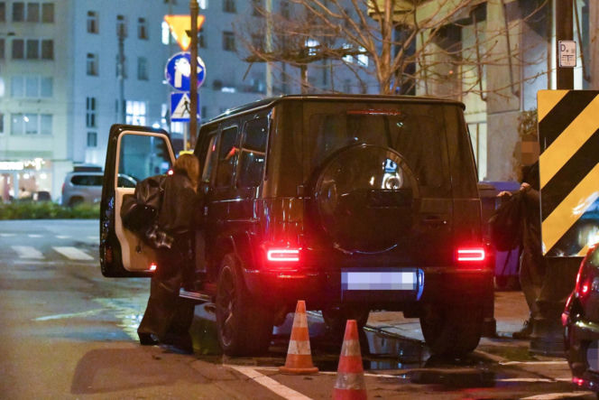 Anna Lewandowska parkuje na zakazie