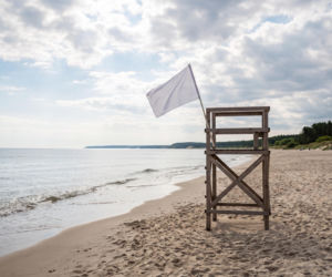 Sinice Jastarnia. Czy w Jastarni można się kąpać 06.08? Flaga, warunki pogodowe