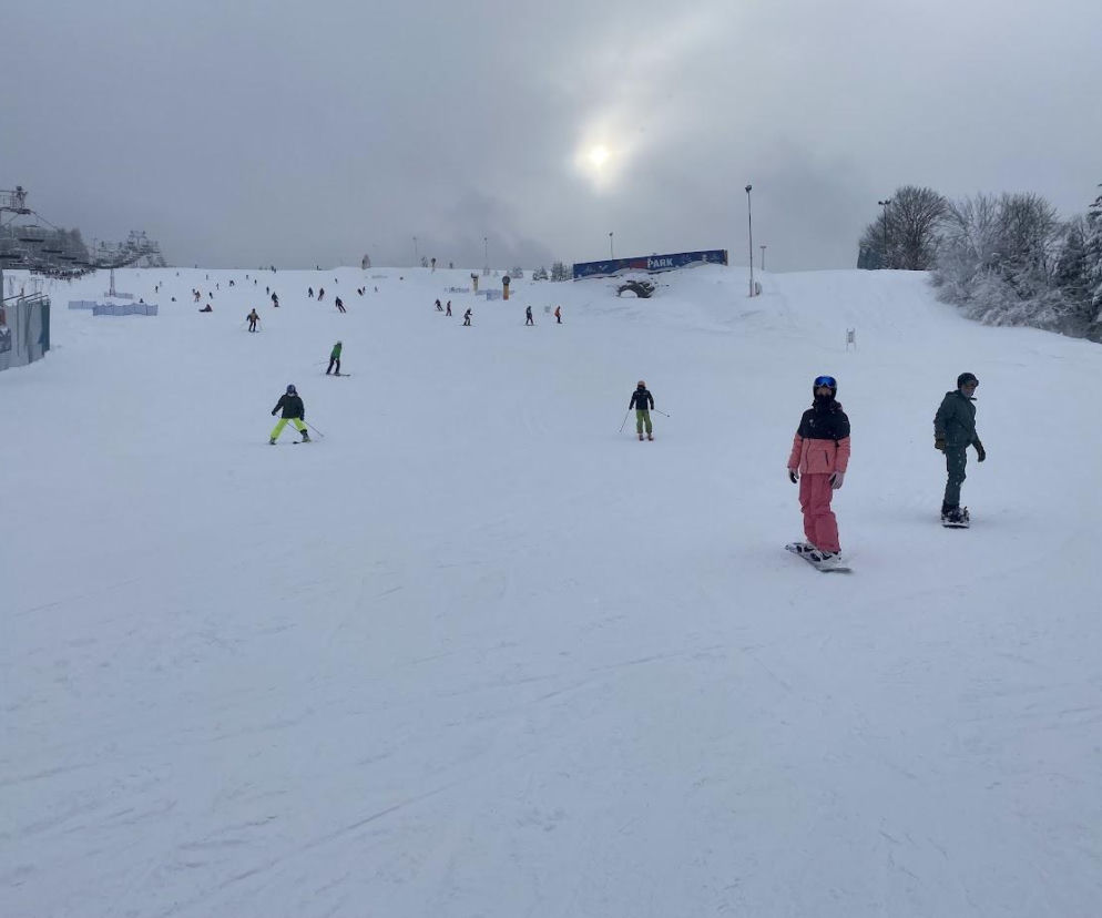 Pierwsza stacja narciarska ruszyła w regionie sądeckim. Narciarze  się cieszą