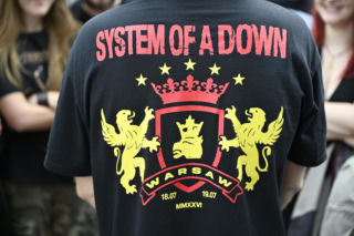 Tak fani i fanki czekali na System of a Down i Queens of the Stone Age! Zobacz zdjęcia spod PGE Narodowego