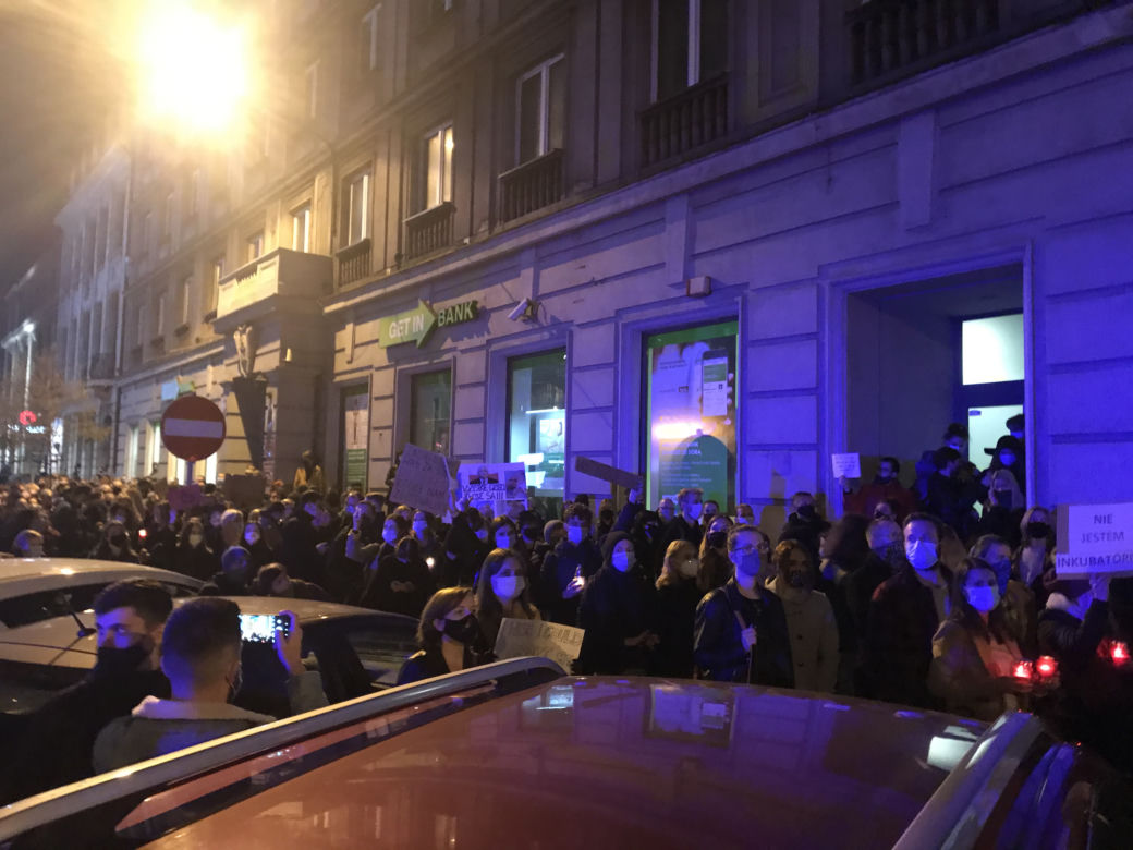Protest kobiet w Katowicach. Tłumy strajkują przeciwko zakazowi aborcji