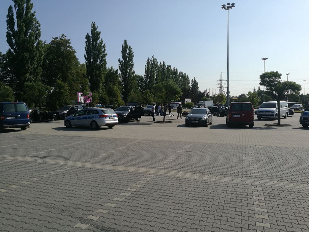 Wielka akcja policji i antyterrorystów na al. Pokoju w Krakowie