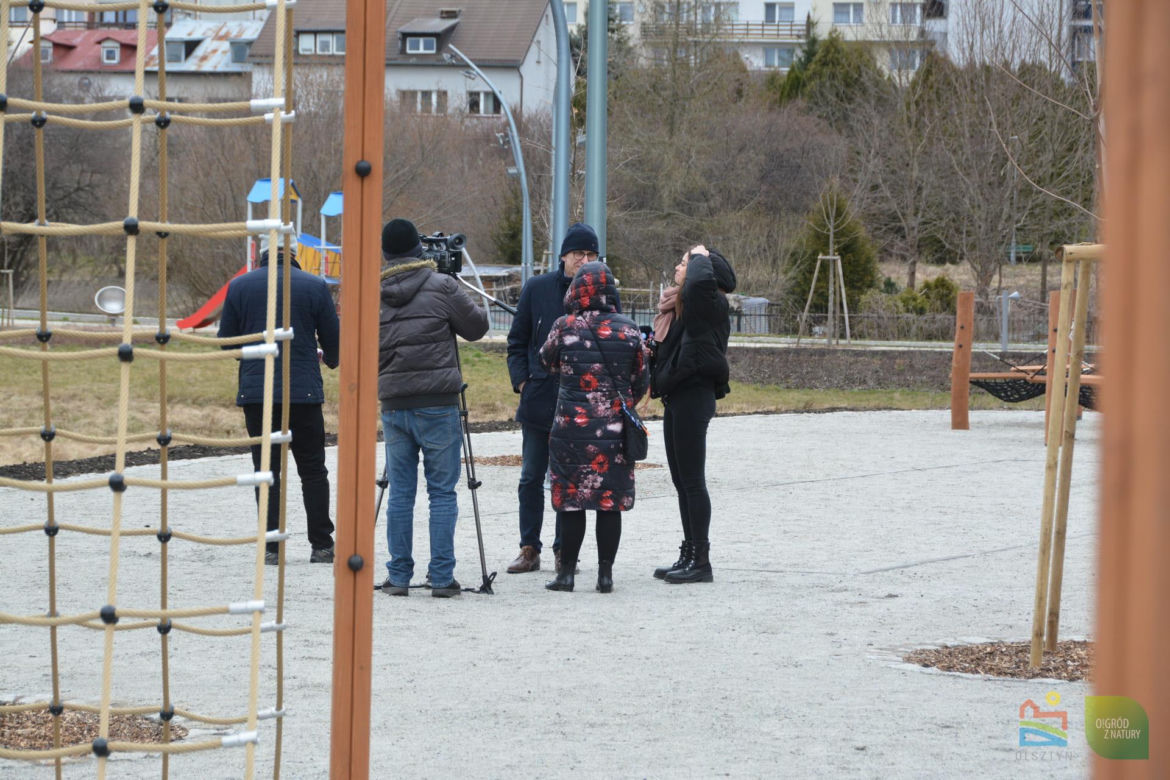 Nowy park w Olsztynie. Są ławeczki, miejsca do grillowania, plac zabaw [ZDJĘCIA]